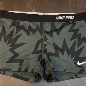 Nike pro tight legging shorts